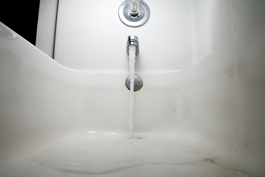 Can a Chipped or Cracked Bathtub Be Refinished?