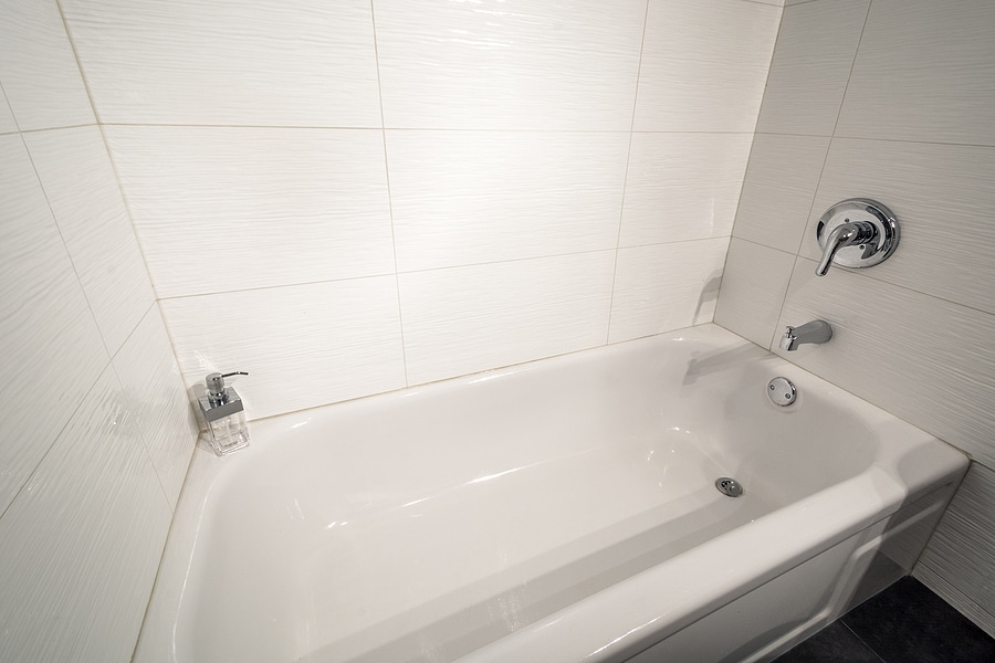 How Long Does Bathtub Refinishing Last?